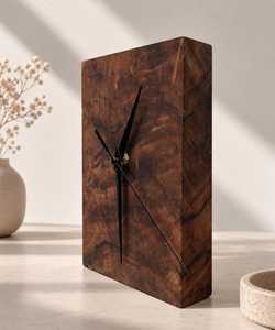 Horloge de bureau en bois faite à la main avec une finition en bois naturel élégante - Product Image 2
