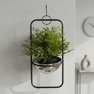 Jardinière suspendue moderne en métal avec pot réfléchissant, support mural décoratif en fer noir pour plantes contemporaines - Product Image 1