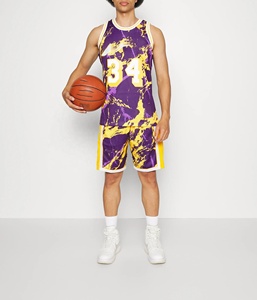 Shorts de sport personnalisés pour hommes, 100% polyester, poches en mesh, impression par sublimation, respirant, séchage rapide, basketball - Product Image 1
