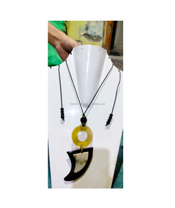 Collier pendentif en corne fait main de style classique, best-seller 2025, pour femmes, chaîne en corde perlée, couleur personnalisée, poli - Product Image 5