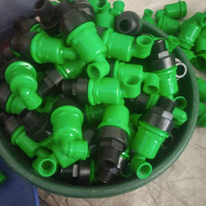 Raccord d'irrigation goutte à goutte en plastique vert et noir de 1 pouce pour systèmes d'arrosage et d'irrigation agricoles et de jardin, raccord en T robuste - Product Image 3