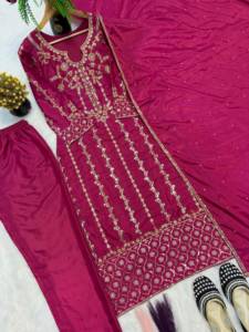 Ensemble prêt-à-porter entièrement cousu en crêpe naturel, avec haut brodé de sequins multi-aiguilles, pantalon et dupatta, magnifique et de créateur. - Product Image 5