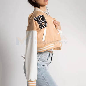 Veste de style universitaire élégante pour femmes, veste d'hiver chaude en laine 100% pour femmes - Product Image 2