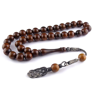 Hermoso Tasbih de Resina Hecho a Mano con Agarre Cómodo para Largas Sesiones de Dhikr, Misbaha de Resina de Lujo Exclusiva con Acabado de Alto Brillo - Product Image 4