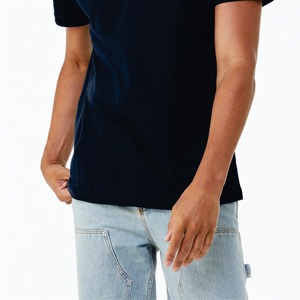 T-shirt basique pour homme à col rond, tissu léger et respirant, conçu pour le confort et le style, idéal pour le sport ou les tenues décontractées. - Product Image 2