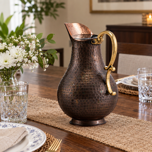 Pichet à eau rustique en cuivre martelé vieilli avec poignée en laiton, style vintage, carafe en cuivre foncé, vaisselle de service, décoration d'intérieur - Product Image 3