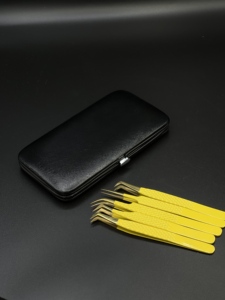 Pinzas para Pestañas de Acero Inoxidable, Color Amarillo Dorado, Puntas de Precisión, Acabado Liso, Antimagnéticas, Mango Cómodo, Juego de 5 Piezas - Product Image 4