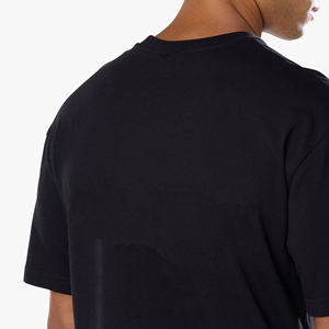 เสื้อยืดคอกลมแขนสั้นสีดำสำหรับผู้ชาย ทรงปกติ สวมใส่สบาย ผ้าเจอร์ซีย์เนื้อผ้าฝ้ายสีพื้น - Product Image 5