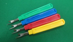 DK-419 ที่ฉีกตะเข็บคุณภาพสูง ดีไซน์เรียบง่าย พร้อมลูกบอลสีแดงและด้ามจับแบบแบน |   เครื่องมือเย็บผ้าที่สะดวกสบาย พลาสติกหลากสี - Product Image 6