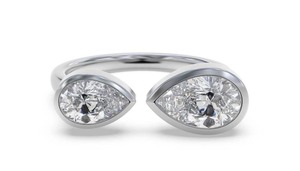 Bague unique à deux pierres Toi et Moi, taille poire, 0,80 ct, diamant de laboratoire en platine - Product Image 2