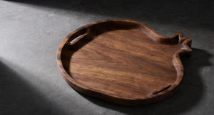 Plateau de service artisanal en bois de manguier en forme de grenade, plateau décoratif avec contour sculpté en couronne et poignées - Product Image 4