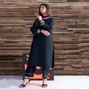 Vestido Shalwar Kameez paquistaní bordado en color morado para mujer, personalizable, con MOQ bajo, el más vendido de 2026 - Product Image 4