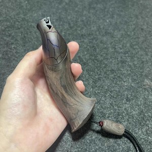 Tirachinas de alta resistencia con mango de madera, banda elástica, hoja de cambio rápido, agarre ergonómico, portátil para recreación al aire libre y tiro al blanco - Product Image 4