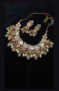 Ensemble de collier élégant plaqué or Kundan avec perles et cristaux, design floral pour femmes, bijoux de mariage - Product Image 2
