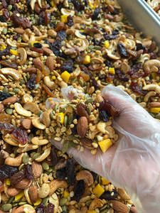 Mejor Precio en Barritas de Granola con Frutos Secos Mixtos, Mezcla Crujiente de Frutas y Nueces al por Mayor - Sra. Tarina - Product Image 4