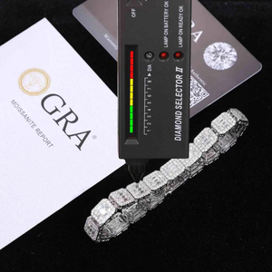 Bracelet de luxe en moissanite à maillons carrés, style tennis, entièrement pavé de baguettes en grappe, finition argentée, bijou de caractère - Product Image 4