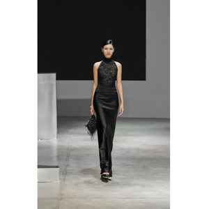 Las Mejores Blusas y Tops para Mujer, Blusa MAIA con Encaje Floral, Elegante Top Halter con Encaje en Relieve, Blusa Halter Sólida, Blusas de Corte Regular - Product Image 1