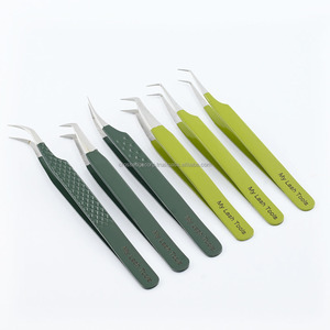 Pince à épiler professionnelle pour extensions de cils à pointe en fibre, courbée en forme de lune, légère, avec grip à pois, pour volume de cils - Meilleures ventes - Product Image 1