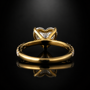 Bague de fiançailles tendance en or jaune massif 14 carats avec diamant taille cœur de 2,5 carats E VVS2 et diamants latéraux, style romantique pour femme - Product Image 4