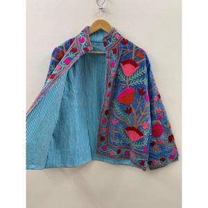 Veste épaisse en velours brodée à la main à col montant motif floral pour femme, style Prairie Chic, manches longues, longueur standard, en tissu tricoté pour l'hiver - Product Image 2