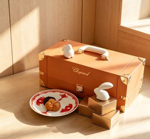 Caja de Regalo para Pastel Lunar de Cartón Rígido Personalizada con Impresión Premium y Materiales Reciclados - Product Image 1