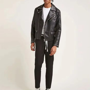 Chaqueta de Cuero Sintético con Tachuelas de Alta Calidad y Estilo Moderno para Hombre - Product Image 4