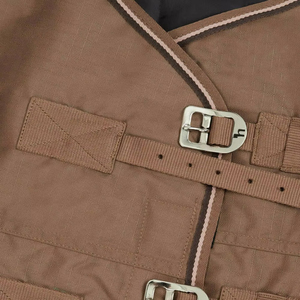 Manta Impermeable para Caballo con Cuello Alto, 3 Correas para las Patas, Doble Cierre Frontal en el Pecho, Gran Solapa para la Cola, Poliéster Ripstop 600D - Product Image 4