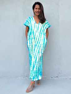 Vestido Kaftan Marroquí Alisa Blanco con Estampado Tie Dye, Ropa de Salón para Mujer, Vestido Camiseta con Cuello en V y Bolsillos - Product Image 3
