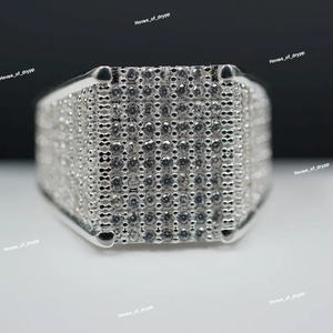 Anillo Cuadrado de Plata 925 con Moissanita y Diamantes, Anillo de Declaración Totalmente Cubierto de Piedras para Hombre, Estilo Hip Hop Audaz y Brillante - Product Image 2