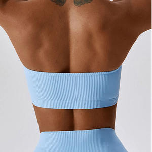 Soutien-gorge de sport pour femme en promotion – Haute qualité, extensible dans 4 directions, respirant, écologique, élasticité moyenne, XS personnalisable à l'avant - Product Image 3