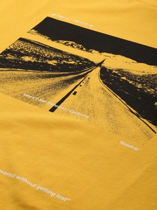 Camiseta Amarilla de Manga Corta para Hombre con Estampado de Foto de Carretera, Corte Regular, Cuello Redondo, 100% Algodón Jersey, Transpirable - Product Image 2