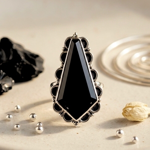 Bague cercueil en onyx noir Jeweltech, argent sterling 925, pierre précieuse naturelle, sertissage clos, faite à la main, style néo-gothique, 8 grammes, bijoux - Product Image 6