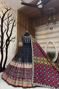 Lehenga Choli de Algodón Muselina Pesado con Bordado de Espejo Real y Completamente Cosido, con Dupatta de Encaje de Monedas y Lehenga de Lona con 4 Metros de Vuelo - Product Image 3
