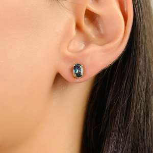 Venta Directa de Fábrica 1.88 Ct. Pendientes de piedra única de zafiro azul de forma ovalada hechos a mano para niñas, oro amarillo K14 - Product Image 4