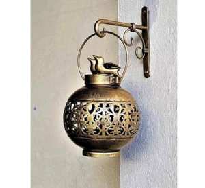 Lámpara de aceite de latón con forma de loto y portavelas para decoración interior del hogar/oficina, regalo de Diwali, inauguración de casa o boda - Product Image 1