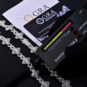 Collier à maillons en forme de fleur de trèfle en moissanite, chaîne de bijoux hip-hop glacée, collier statement style pierres précieuses colorées pour hommes et femmes - Product Image 2