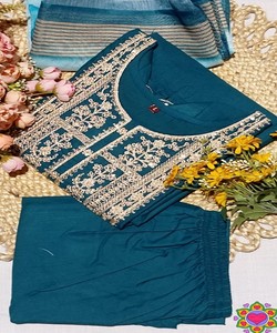 สินค้ามาใหม่ ชุดผ้าฝ้ายสลับลายปักแบบตัดต่อ ดีไซน์ล่าสุด เสื้อผ้าทอสำหรับงานเทศกาล พร้อมผ้าคลุมไหล่ ราคาขายส่ง สไตล์ชาติพันธุ์ - Product Image 3