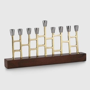 Candelabro moderno plateado de 9 ramas para Hanukkah, menorá judía, decoración de mesa de metal, centro de mesa religioso para días festivos - Product Image 2
