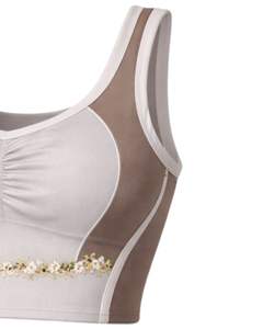 Ensemble deux pièces d'été moulant pour femme, personnalisé, beige et blanc, avec crop top sans manches à col rond et buste froncé, et mini-jupe taille haute - Product Image 3