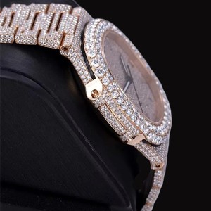 Reloj de Lujo con Diamantes de Moissanita y Esfera Cuadrada para Hombre, Estilo Hip Hop, Disponible para la Venta - Product Image 3