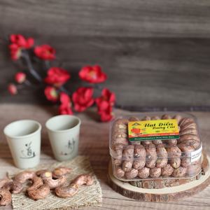 Nueces de Anacardo Tostadas Orgánicas Premium W180 de Vietnam, 230g, Caja de Regalo Cuadrada, Sabor Cremoso y Salado, Marca Dong Phu, Precio Competitivo - Product Image 1