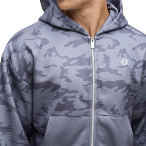 เสื้อฮู้ดดี้ผู้ชายสีเทาลายพรางแบบซิป ผ้าฝ้ายฟลีซหนานุ่ม ทรงโอเวอร์ไซส์ สไตล์สตรีทแวร์ รับผลิตโลโก้ตามสั่ง ผลิตจำนวนมาก MOQ ต่ำ - Product Image 5