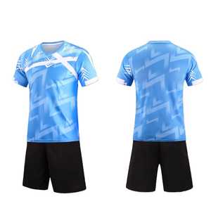 Fabricación de uniformes de fútbol personalizados, conjunto de dos piezas de camiseta y pantalones cortos sublimados. - Product Image 5