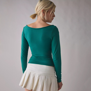 เสื้อแฟชั่นผู้หญิงทรงเฮนลีย์ ผ้าฝ้าย 100% แขนยาว กระดุมหน้า ทรงพอดีตัว คอวี แบบสั่งทำ เสื้อผ้าบูติก สตรีทแวร์ ขายส่ง - Product Image 2