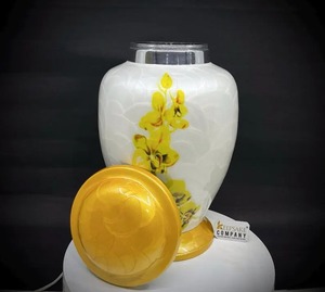 Designer Dekorative Behälter: Messing-Urne mit Deckel, Schwan-Herz-Sonnenuntergang Digitaldruck, Dekorative Aufbewahrungsdose - Product Image 4