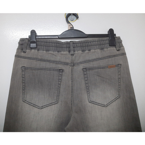 Shorts de Mezclilla Azul Clásico para Hombre con Tela Elástica Cómoda, Corte Medio, Costuras Resistentes, Estilo Casual Perfecto para el Día a Día - Product Image 5