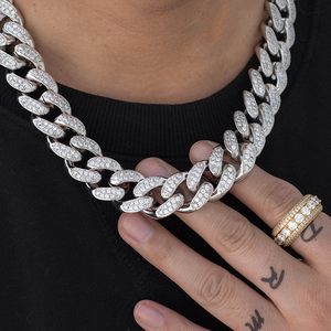 สร้อยคอแบบ Cuban Link สไตล์ฮิปฮอปพรีเมียมสำหรับผู้ชาย ประดับเพชรเลียนแบบ ดีไซน์หรูหราสำหรับงานปาร์ตี้และงานแสดงบนเวที - Product Image 1