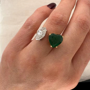 Elegante Anillo Toi et Moi de Dos Piedras con Esmeralda y Diamante para Mujer, Anillo Abierto con Esmeralda Corte Corazón y Diamante Marquise, Joyería Fina - Product Image 1