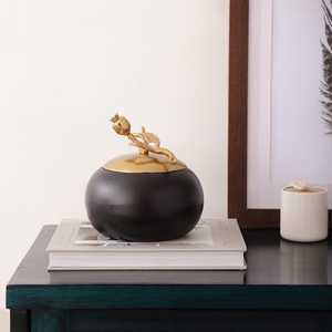 Bol rond en métal fait main, magnifiquement conçu, avec couvercle en or en forme de grenade, design glamour, idéal pour offrir en cadeau - Product Image 5