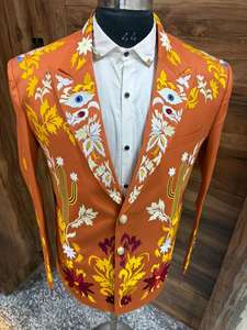 Ensemble de costume brodé floral orange brûlé pour homme – Blazer et pantalon de style western personnalisés pour mariage, bal de promo et tenue de scène - Product Image 3